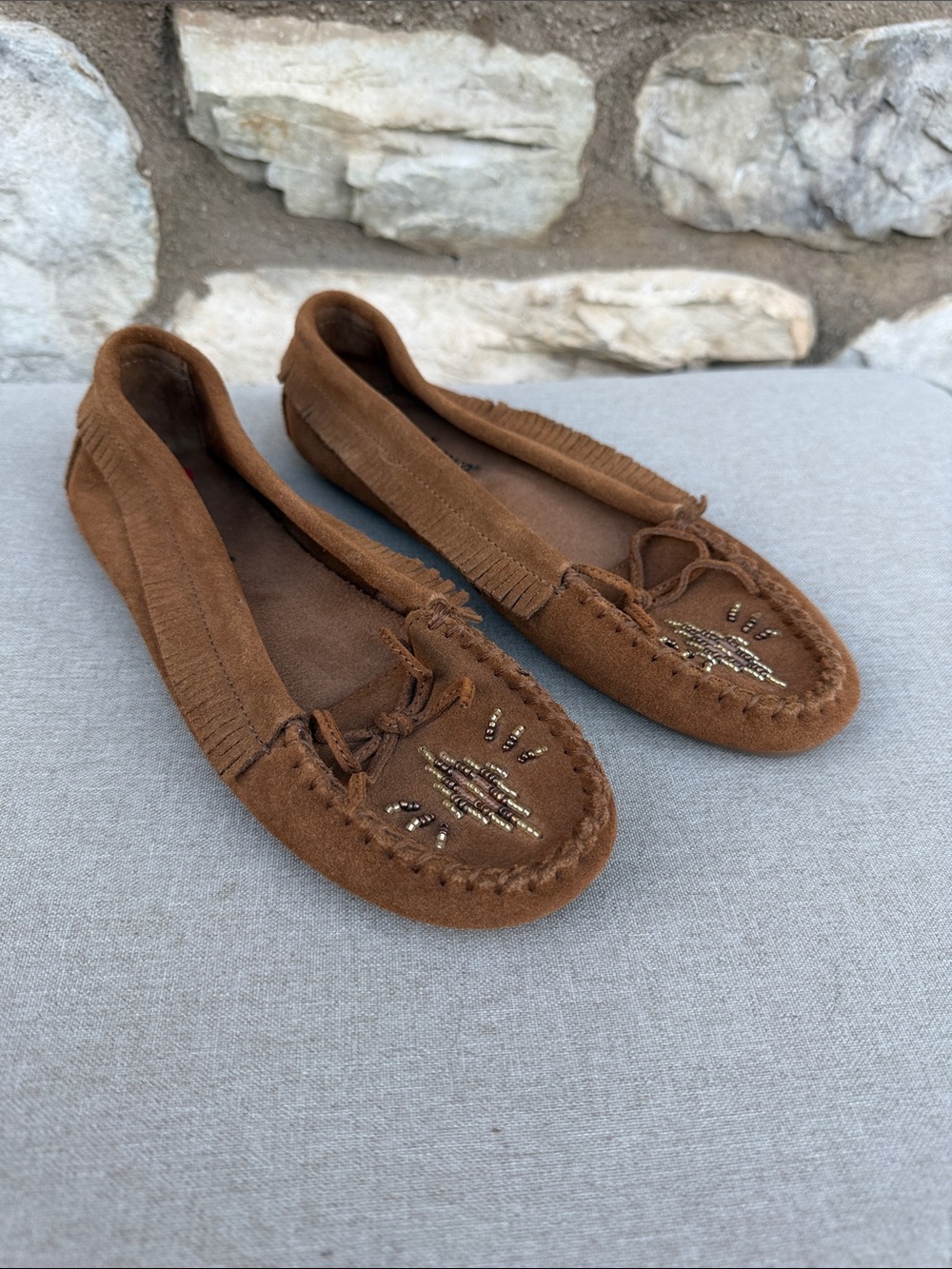 Minnetonka Brown Leather Beaded Moccasin loafers size 6 NEW